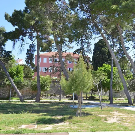 Nikki Kolovare Apartament *