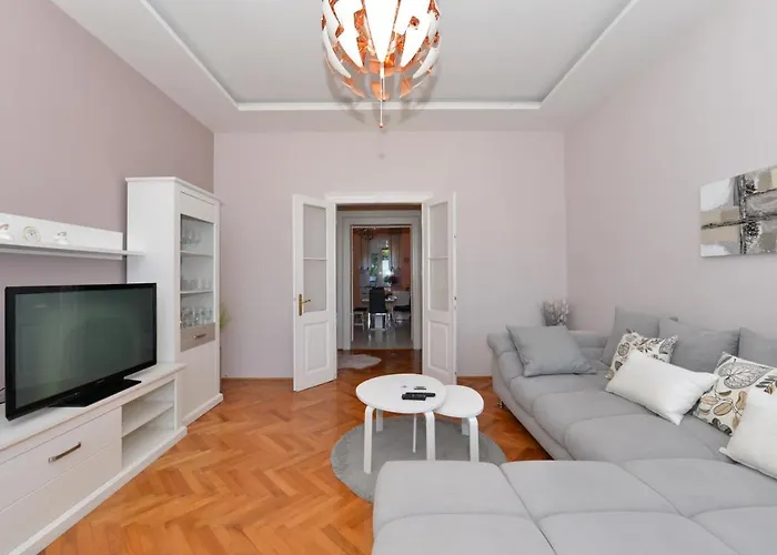 Nikki Kolovare Zadar