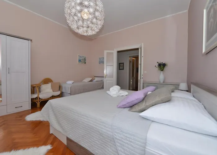 Apartment Nikki Kolovare *